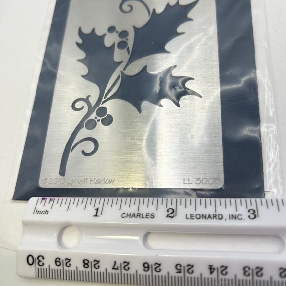 Dreamweaver Metal Stencil Holly LL3005 2010 Lynell Harlow Embossing Stenciling - Picture 6 of 6